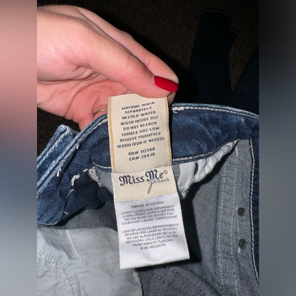 Miss Me Jeans 💙 - Picture 4 of 5